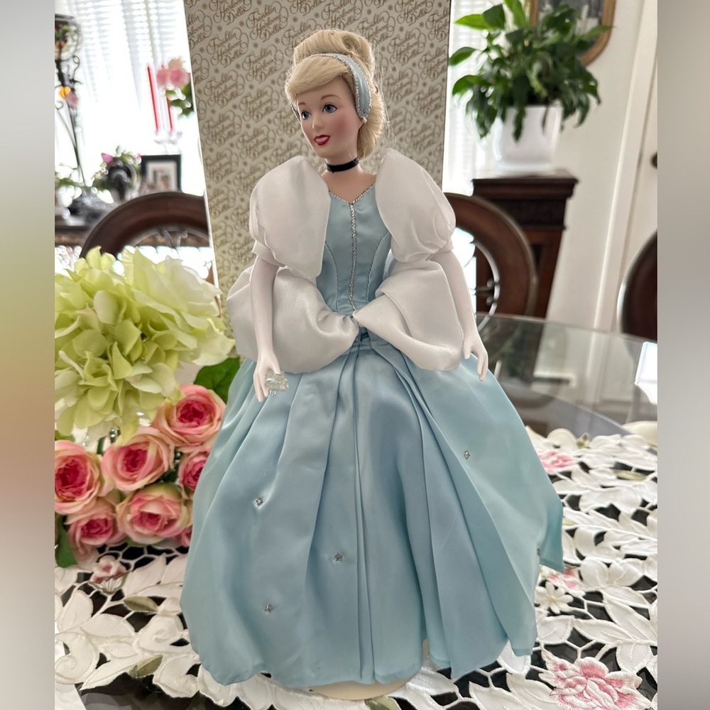 CINDERELLA Franklin Heirloom Doll - 1991 
🩵✨Host Pick✨🩵 DISNEY